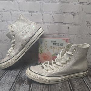 Converse metallic 22 Clearance